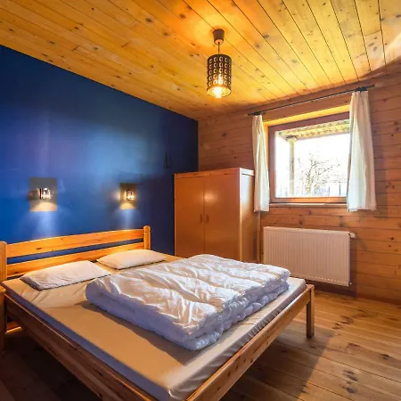 Chalet Spacious Chalet In With Garden Waimes