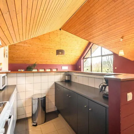 Σαλέ Spacious Chalet In With Garden *