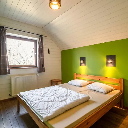 Spacious Chalet In With Garden Σαλέ