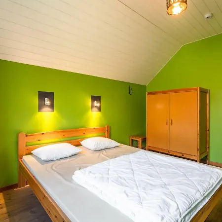 Σαλέ Spacious Chalet In With Garden *