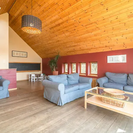 Spacious Chalet In With Garden Chalet *